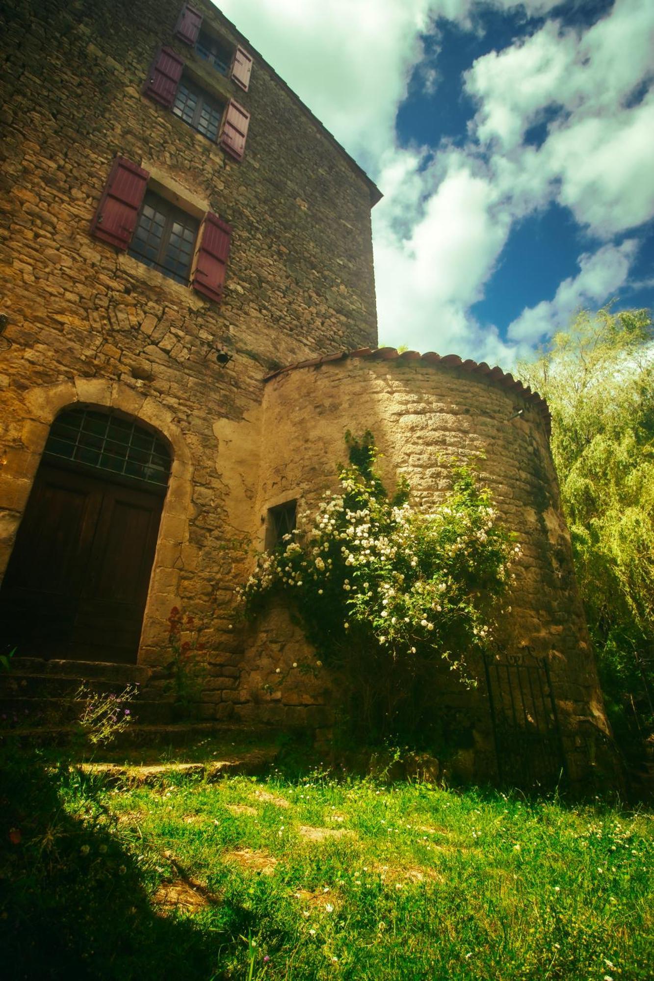 Le Chateau De Sorgues Cornus Eksteriør billede